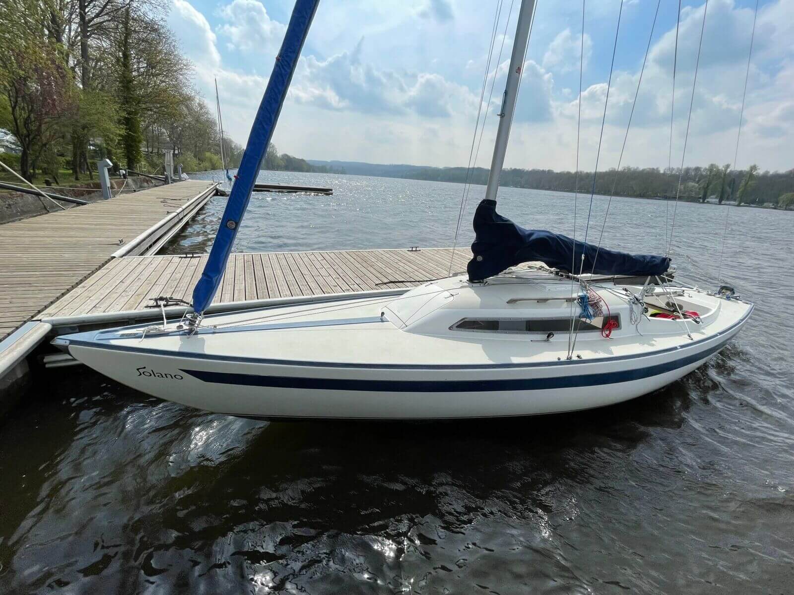 H-Boot Solano am Steg am Baldeneysee